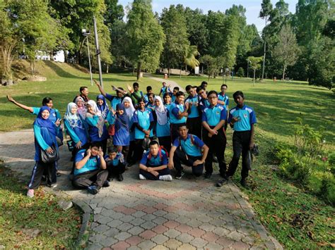 Riadah adalah aktiviti yang mempunyai pelbagai kepentingan kepada diri, masyarakat dan negara tanpa kita sedari.berikut adalah contoh isi dan karangan berkaitan dengan kepentingan riadah dalam kehidupan. .KELAS PENDIDIKAN KHAS PEMBELAJARAN SMK MAMBAU: AKTIVITI ...
