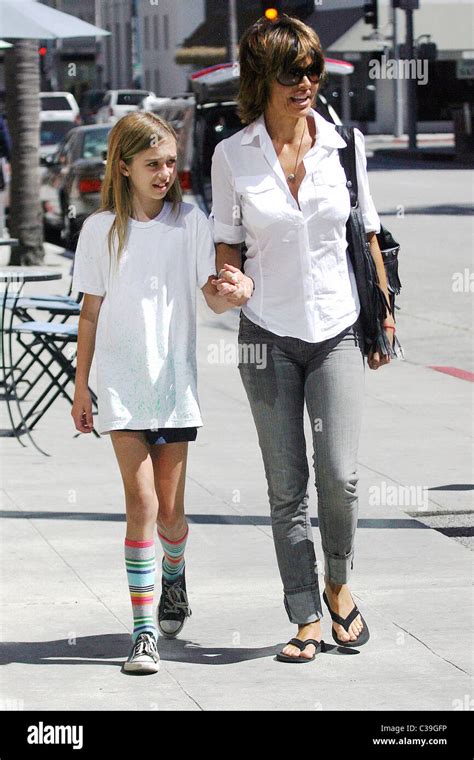 Lisa Rinna And Daughter Amelia Gray Hamlin Leaving A Medical Building In Beverly Hills Los