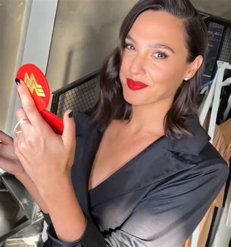 Gal Gadot Dubbed Brave For Instagram Challenge Fans See Red With