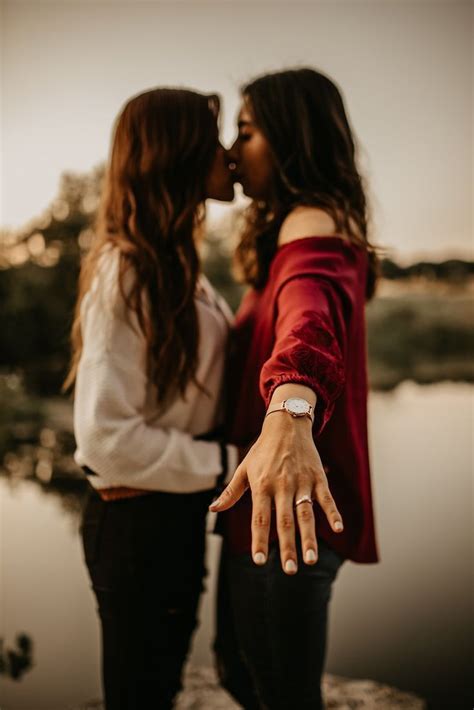 Lesbian Couple ♀️ Lesbian Engagement Photos Cute Lesbian Couples