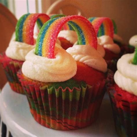 Rainbows And Clouds Cupcakes Amazing Cakes Desserts Food