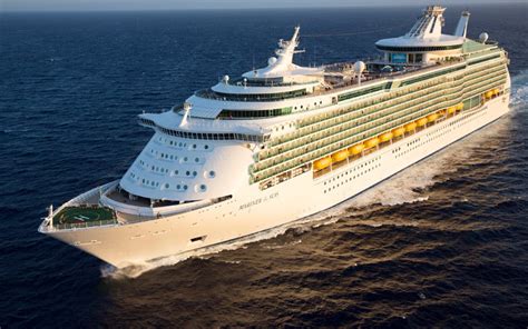 Royal Caribbeans Mariner Of The Seas Cruise Ship 2019 2020 And 2021