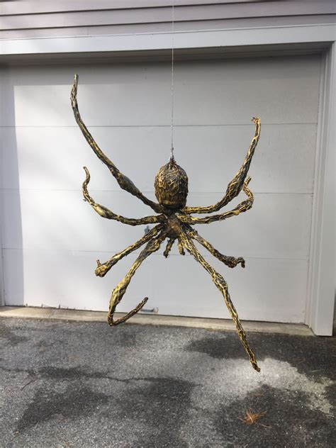 How To Hang Giant Spiders On House Housegc