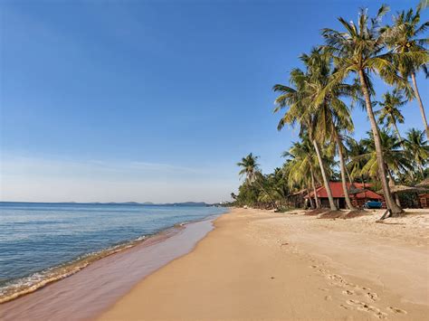 You can food up your events with their party trays. Hotel Review: Huong Giang Bungalow, Phu Quoc - Vietnam