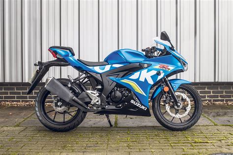 Suzuki Gsx R125 2017 On Review Speed Specs And Prices Mcn