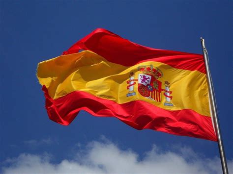 Cuál Es La Bandera De España Más Grande Izada En Madrid Madridiario