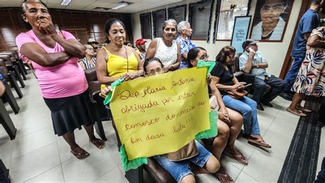 Hansenianos E Familiares Acampam Na Aleac Cobrando Pens O Especial