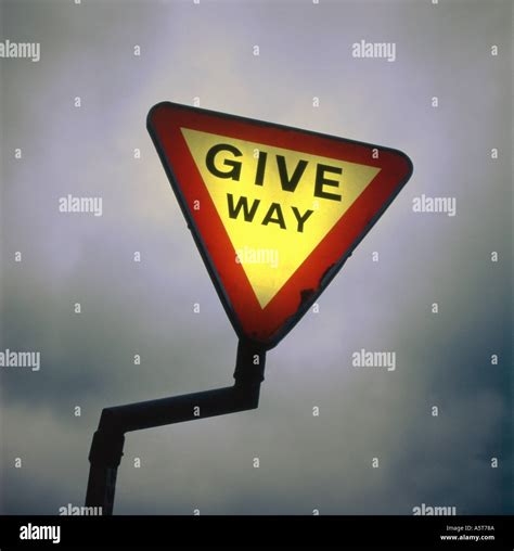 Give Way Sign Uk Hi Res Stock Photography And Images Alamy