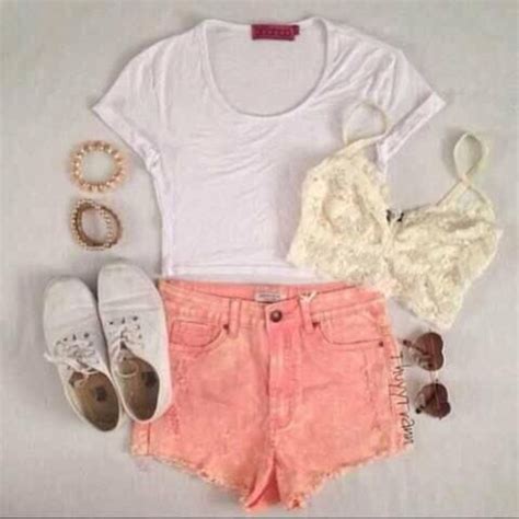Fashion Girl Look Outfit Shorts Top Image 2364664
