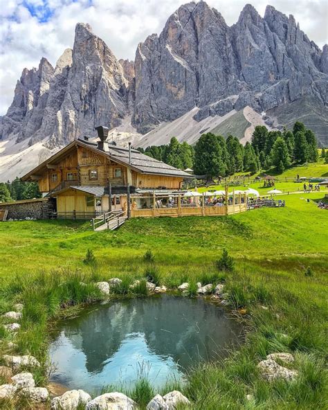 Odle Refuge Val Di Funes Italy 🇮🇹 Nightlife Travel Beautiful