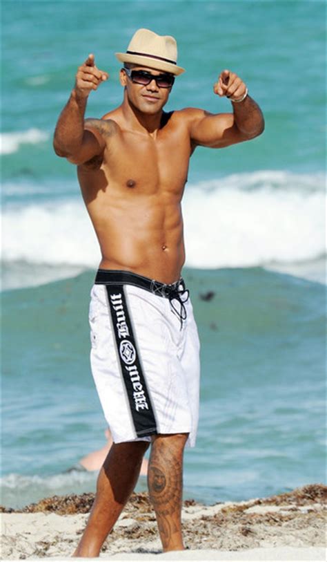 Shemar Moore Hits The Beach In Miami Shemar Moore Photo