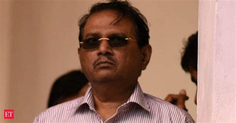 Tamil Nadu Chief Secretary Tax Sleuths Search 11premises Of Tamil Nadu
