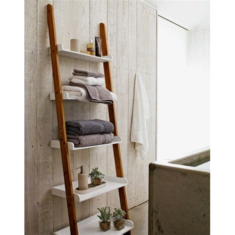 Zur linken macht sich badewanne puro duo klein und gegenüber finden ein waschbecken und toilette ihren platz. Ikea Regale: Einrichtungsideen für mehr Stauraum zu Hause