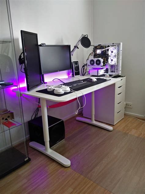 Computer desks, for example, often come complete with extra shelves or drawers that are meant for storing office you might even be able to fit three small gaming monitors onto this desk. Battlestation 2017 | Small game rooms, Room setup, Bedroom setup