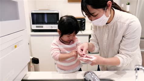 Vidéos Et Rushes De Japanese Mother Son Getty Images
