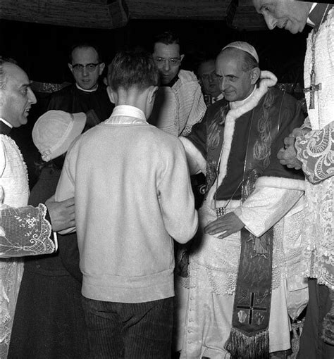 Pope Paul Vi Celebrates Mass In St Peters Basilica In 1964 News Photo