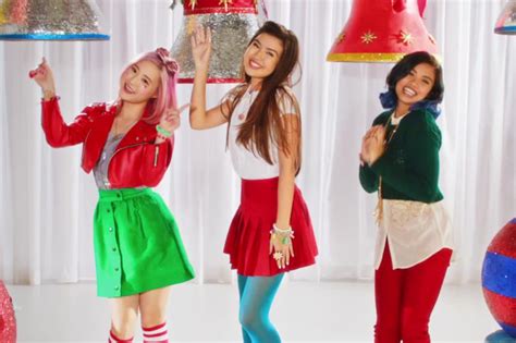 Make It Pops Xo Iq Debut Holiday Music Video Watch Here Jjj