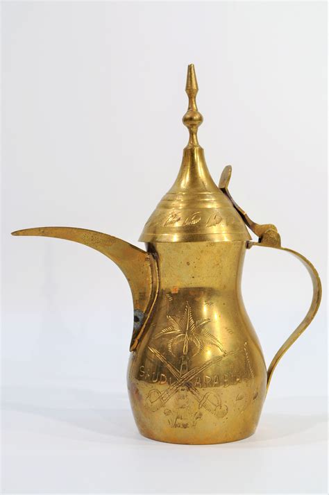 Solid Brass Teapot Arabic Dallah Engraved Saudi Etsy In 2021 Tea
