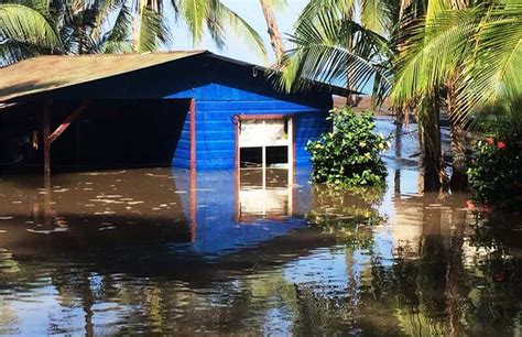 Big Waves Cause Flooding Along Costa Ricas Central Pacific Coast