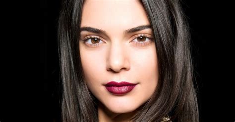 This Is How Kendall Jenner Keeps Her Skin Clear