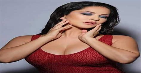Sunny Leone Will Give You Sleepless Night With These Snaps