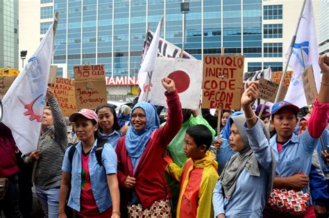 pressure mounting for uniqlo to pay indonesian workers compensation — clean clothes campaign