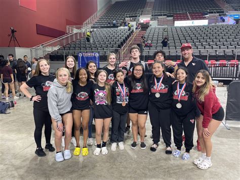 Victoria West Girls Powerlifting Headed To State Victoria Public Schools