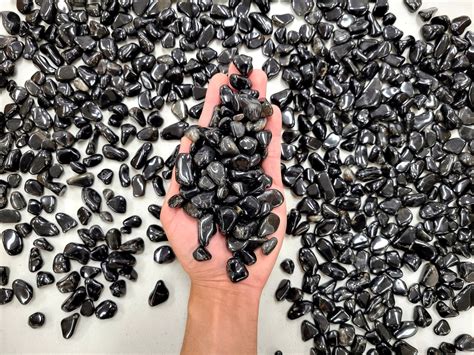 Small Tumbled Black Onyx Crystals 14 Inch To 1 Inch Bulk Tumbled