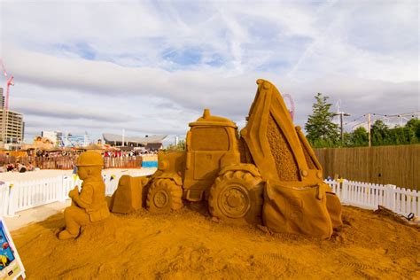 Our directory of palm beach county home builders includes experts in residential construction of all 5 star developers was formed in 2019 as a custom residential home builder focused in the south. Bob The Builder and his team visit a pop up beach in London