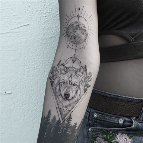 East kern county's only tattoo shop. Forearm Lone Wolf Tattoo Designs - tattoo design