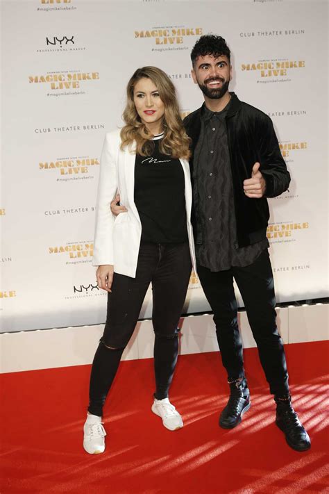 Fiona erdmann wird im september zum ersten mal mutter. Fiona Erdmann Attends the Magic Mike Live Premiere in ...