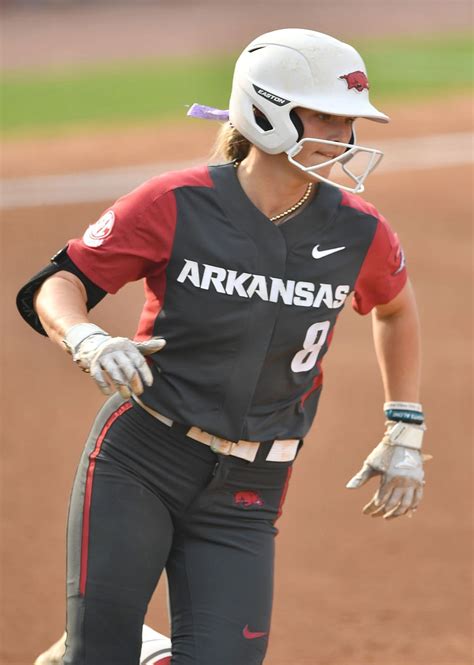 Her Happy Place Sides Becomes Slugging Star With Razorbacks