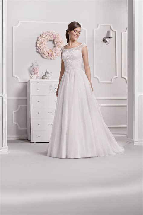 Maybe you would like to learn more about one of these? #brautkleiderspitze #brautkleider #hochzeitskleider # ...