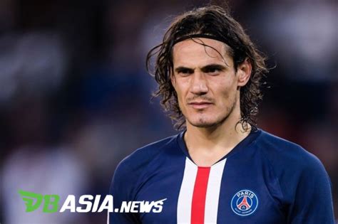 Débarqué de paris un an plutôt, le suédois se remettait d'une rupture des ligaments croisés du genou subie en quart de finale de ligue europa face. Edinson Cavani Dinilai Bisa Sukses Seperti Zlatan ...