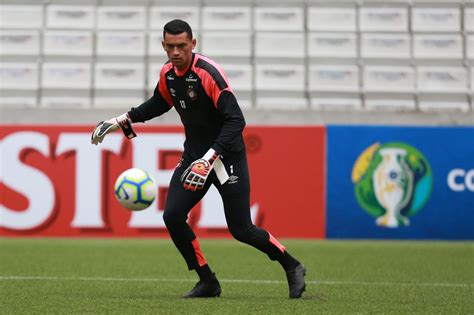 Tite convoca goleiro santos e ex athletico para a selecao brasileira from tribunapr.uol.com.br. Athletico renova contrato do goleiro Santos até 2022 ...