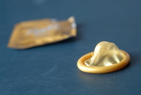 8 Types Of Condoms Pros And Cons Of Each