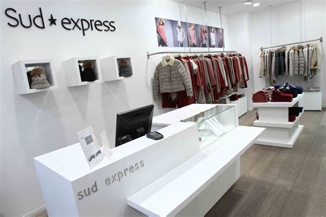 Mobilier Sud Express Agencement Boutique Textile Groupe Lindera