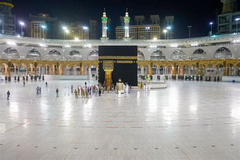 تعبير عن الكعبه باسلوب علمي. شاهد.. بدء مراسم غسل الكعبة المشرفة اقتداء بسنة النبي ...