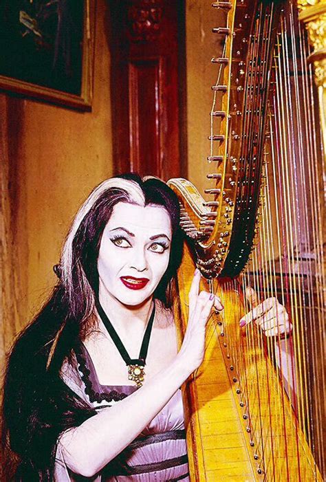 Yvonne Decarlo As Lily Munster She Was So Pretty She Made Even The Ghoulish Lily Munster A