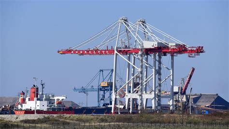 Dunkerque Avec Ses Deux Nouveaux Portiques Le Port Sera Capable De