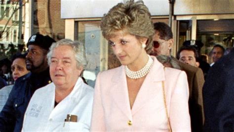 Diana versteigert in new york ihre kleider an einer auktion. Inside Princess Diana's Visits to New York City Photos ...