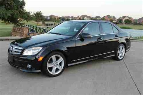 Mercedes benz c300 2011 awd automatique v6 3.0 litres equipe complet groupe electrique 2 proprio toujour tres tres bien entretenue regulier mecanique tres fiable et. Sell used 2010 Mercedes-Benz C300 4Matic Sport - Navigation, Panorama Roof, Warranty in ...