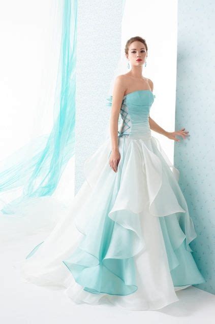 Or, add vibrant pops of color by choosing turquoise, teal, or even coral bridesmaid dresses for your squad. iamnotreallyintofashion: Le Rose & Spose co. | Teal dress ...
