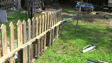 Making A Free Pallet Wood Picket Fence Youtube