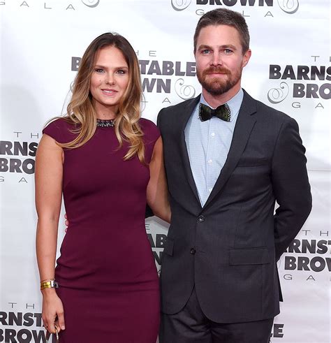 Cassandra Jean Amell 5 Things To Know About Stephen Amell S Wife Us Weekly