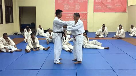 Latihan Judo Dengan Peragaan Beberapa Bantingan Youtube