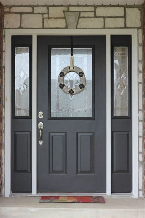 Painting fiberglass front door, painting exterior front door made of fiber glass, primed prior to painting. Best Exterior Door Paint From Sherwin Williams | Dengarden