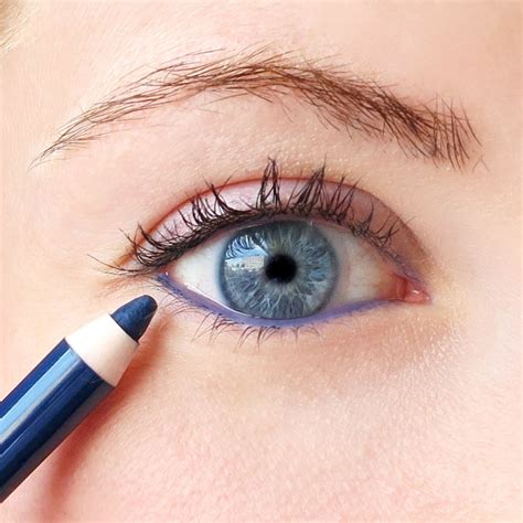 In makeup, sometimes what makes you not tip: Don't Do A Colored Liner On Lower Lid. | How to apply eyeliner, Eyeliner, Eyeliner for beginners