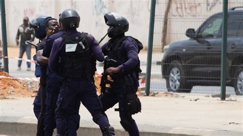 Polícia Angolana Aborda Ordem Pública Como “acção De Guerra” Diz Activista