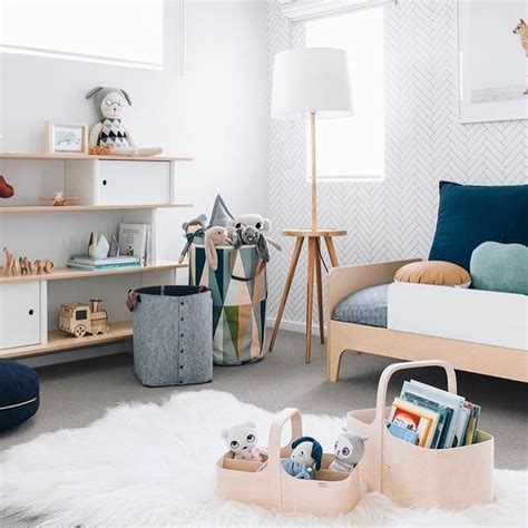 Does transitioning to a toddler bed have you brainstorming toddler bedroom ideas and which toddler bed to choose? Boys bedroom ideas - boys rooms - toddler room - stylish ...